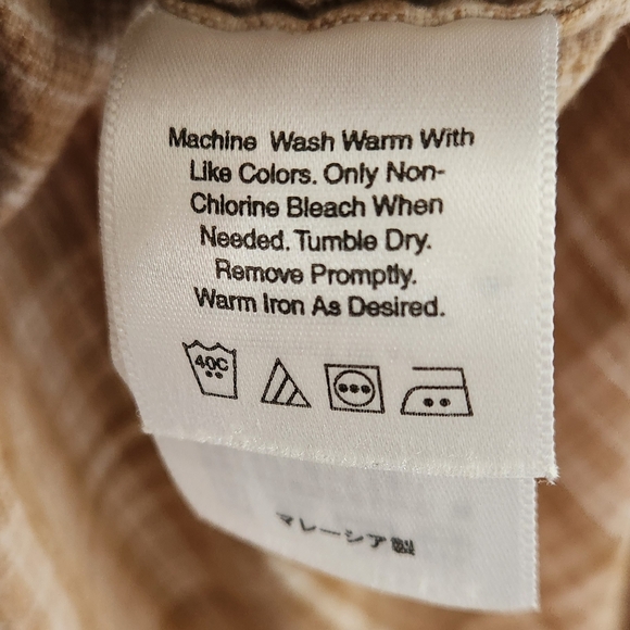 Eddie Bauer short sleeve button down shirt - Picture 4 of 6